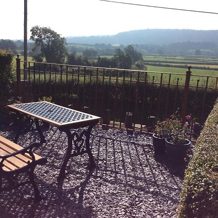 Bed and Breakfast Tan Y Graig Meifod Esterno foto