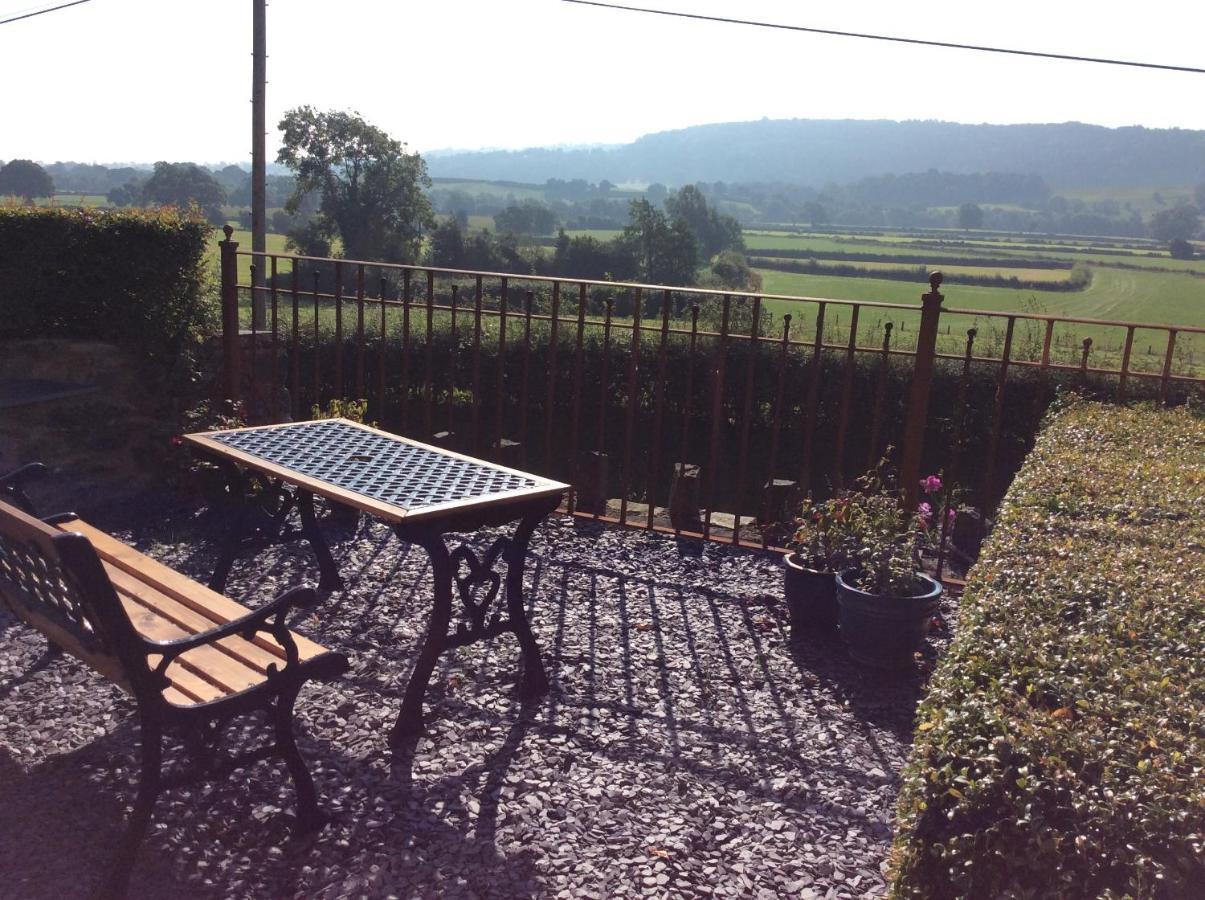 Bed and Breakfast Tan Y Graig Meifod Esterno foto