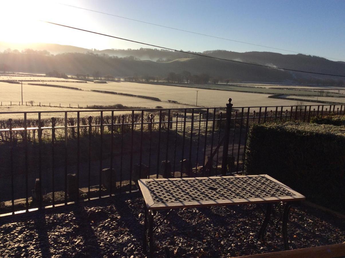 Bed and Breakfast Tan Y Graig Meifod Esterno foto